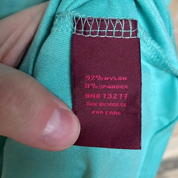 212 Collection size XL Aqua Seaform Color Slinky Sleeveless Lightweight Tank Top - Picture 4 of 6